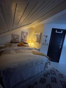 Casa Steinbekken, rom inkl morgenkaffe for par og kvinner med felles toalett