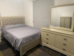 NYC Gateway: Cozy Home with Easy Access