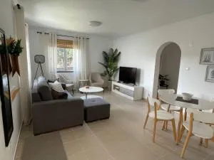 Alegria #2 Apt - Steps to the Ocean! - Capelo