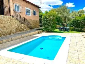 Villa preciosa con hermosas vistas. - Nuño Gómez