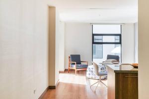 Luxury and Cozy Suite