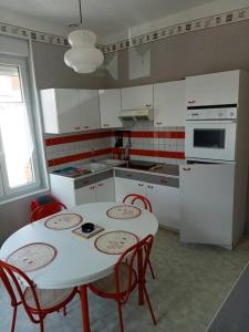 Appartements F2 1ER ETAGE : photos des chambres