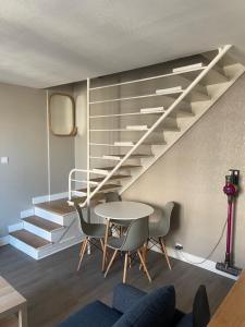 magnifique Duplex avec 2 chambres et parking gratuit