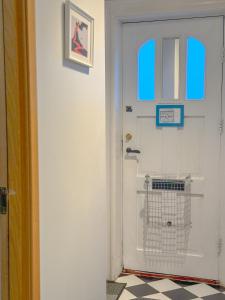 Enjoy Reykjavík Yellow Door Apartment