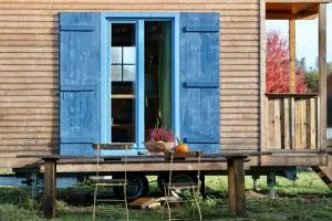 Autarker Schäferwagen mit Kamin ganzjährig nutzbar - Glewitz