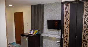 Golden Pyramids Inn