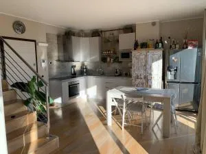 Residenza Taliedo, in casa privata, abitata, solo camera doppia e bagno personale - Linate