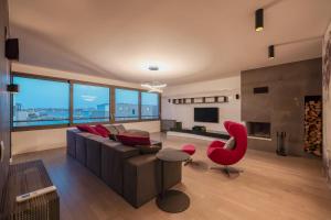Apartment with Sea View room in The View Luxury Residence with Pool