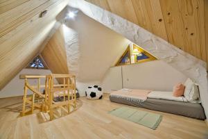 Dom na Zapotoczu. Góralski dom na wyłączność na szczycie skały.