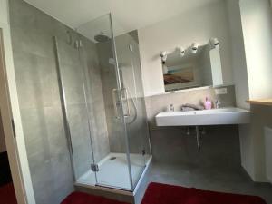 Großzügige Ferienwohnung mit Terrasse und Garten