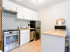 The Alpine Nest - 3 Beds - 4 Guests - Free Parking - Pool
