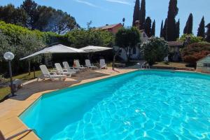 Apartment in stone Villa for two with a shared pool