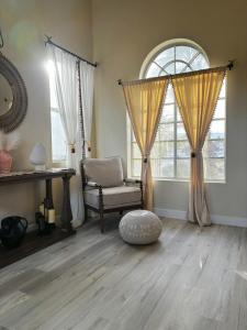 Fragrant Finnish Sauna & Cozy Pool with French 3br