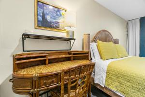 Mile to Beach! Tiki Master Suite