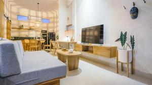 Alaya Homes D - Chic Japandi Loft Suite in Seminyak