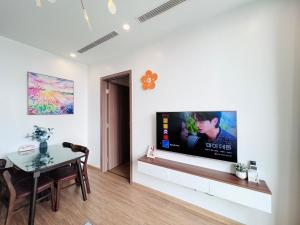 2BR Vinhomes Skylake Near Korean Town