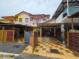 Homestay LaNik Saujana Utama 2 - Kampong Sungei Plong