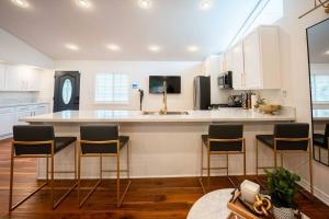 Luxury Disneyland Home: Family & Exec Friendly