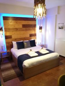 REST On The Pedestrian Street