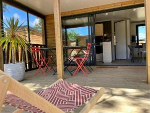 Chalets Cottage La Petite Bauloise - Piscine sous dome - Parking : photos des chambres