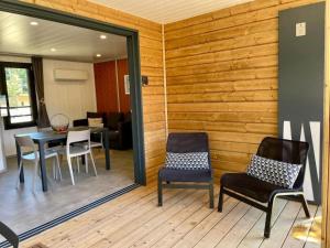 Chalets Cottage La Petite Bauloise - Piscine sous dome - Parking : photos des chambres