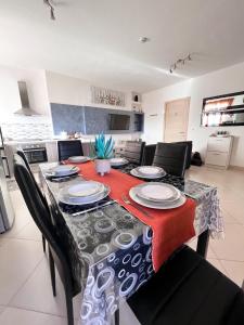 Modern Spacious 2BD Penthouse with 2 Terraces - Close to Luqa Airport