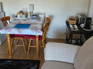 Beautiful Falcon Bay - B & B Accommodation