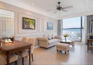 Luxury Apartment with Ocean View