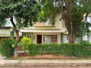 Twin Guest House Grand Wisata