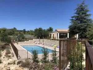 A l'Ombre des Tilleuls - 拉戈尔斯