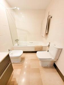 Apartamento con piscina y vistas a la montaña