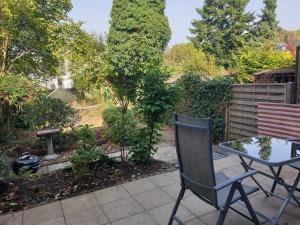 Oase der Ruhe: Haus mit Garten