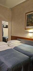 Superior Triple Room room in Hotel Julia