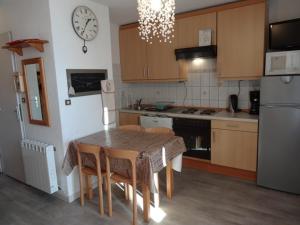 Joli 2 pièces rénové, 4 pers, ski aux pieds, exposé sud, sans balcon, Les Bruyères-Les Menuires - FR-1-178-27