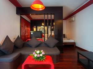 SAKABAN Suite