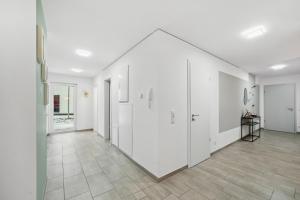 Sali Homes Spacious Apartment with Terrace in City Center