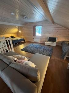 Mökki luonnon rauhassa