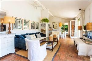 Villas Villa Jean-Pierre. Infinity pool and view in Tourrettes-sur-Loup : photos des chambres