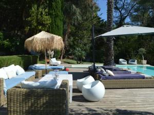Villas Villa Jean-Pierre. Infinity pool and view in Tourrettes-sur-Loup : photos des chambres