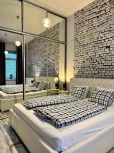 Royal City Centre Apartment