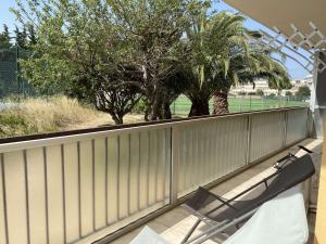 Studio Rénové avec Grande Terrasse et Wifi à Balaruc-les-Bains - FR-1-553-230