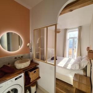 Chez Alba - terrasse, local à vélos et parking au centre historique