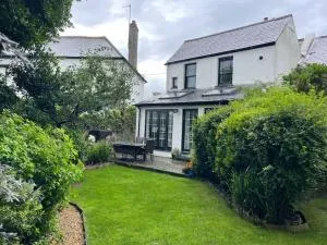 Lovely Charmouth cottage with log fire & garden close to beach - Charmouth