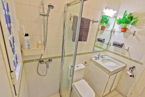 Central & Style - Bars and Restaurantsaround Apartment