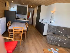 Appartements Aravis 1500, No 4, Appartement 3 pieces, Vue montagne : photos des chambres