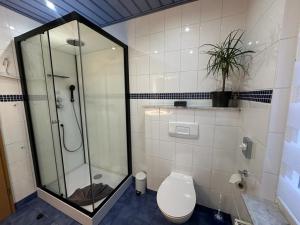 Christels Ferienwohnung 2 in Thale mit überdachter Terrasse, Küche mit TV & Geschirrspüler