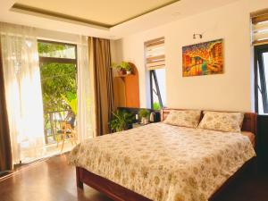 Laoxao Lakeview Homestay