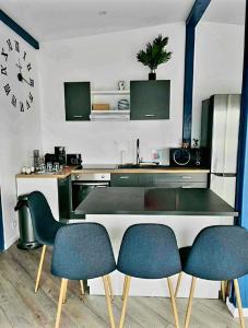 Equi-Lodge insolite avec les chevaux au cœur de la forêt proche Disney