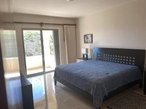 Sunset & Boat Watching Balcony