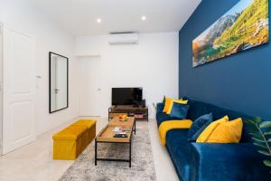 Chic 1BR Retreat in St Julians by Holi